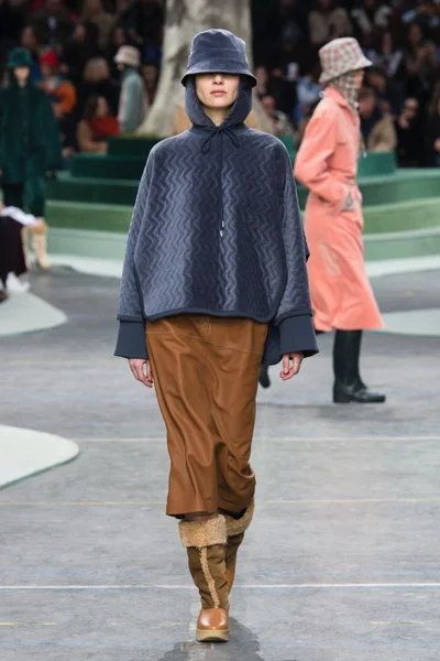 Look 25